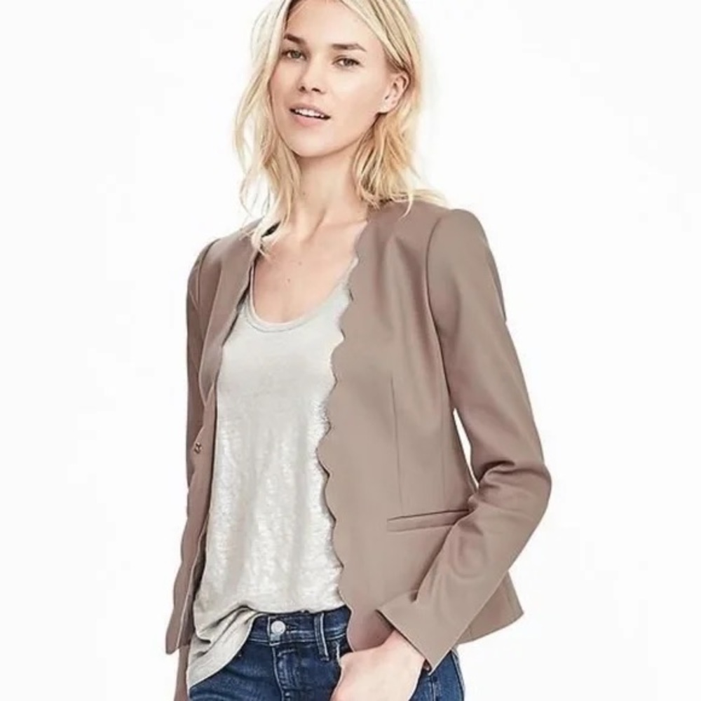 Banana Republic Scalloped Blazer Taupe size 4